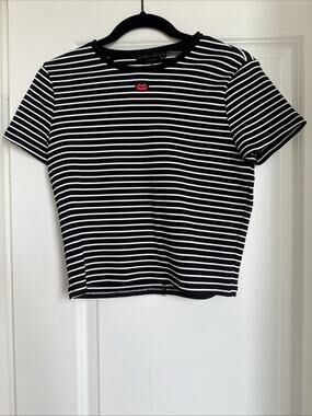 Alice + Olivia Cindy Embroidered Cropped Tee Black White Stripe Women’s Size M